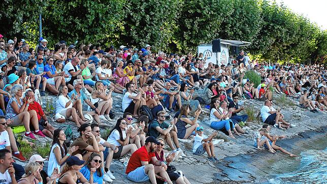 Bild 24: Konstanzer Seenachtfest 2022: Ein Highlight des Tages ist die Wasserski-Show