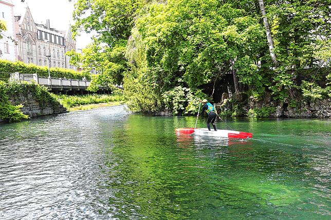 Bild 14: Auf zum SUP-Rennen! Bei der Bodenseewoche 2024 messen sich die Paddler im Wettstreit