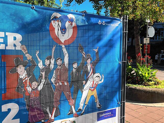 Hände hoch für die 554. Waldshuter Chilbi: Ein Plakat am Conrad-Gröber-Platz wirbt für das Heimatfest.