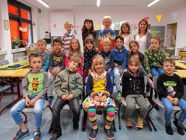 Die erste Klasse der Grundschule Pfaffenweiler mit Klassenlehrerin Chiara Grobe.