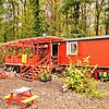 So präsentiert die Zimmerei Stark aus Auhausen auf ihrer Homepage ihre Waldkindergartenwagen. Wie das Gottmadinger Modell im Katzental ...