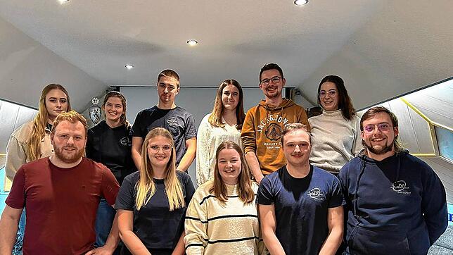 Hintere Reihe von links: Jasmin Burgbacher, Tabea Kammerer, Simon Burgbacher, Chiara Fichter, Joshua Hils, Sabrina Weißer. Vordere Reihe ...
