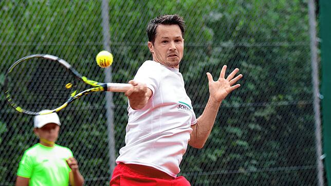Starkes Spiel: Raphael Lustenberger vom TC Rot-Weiß Tiengen gewann mit 6:2 und 6:2 gegen Martin Poplawski vom der TSG Grenzach-Wyhlen.