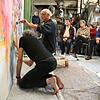 Gut besucht war die Malperformance von Gianni Vasari (vorne) und Markus Waber im Rehmann Museum.