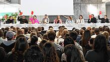 Das sind die Teilnehmer an der Podiumsdiskussion im Klettgau-Gymnasium Tiengen (von links): Manfred Hentz (für den Landesverband ...