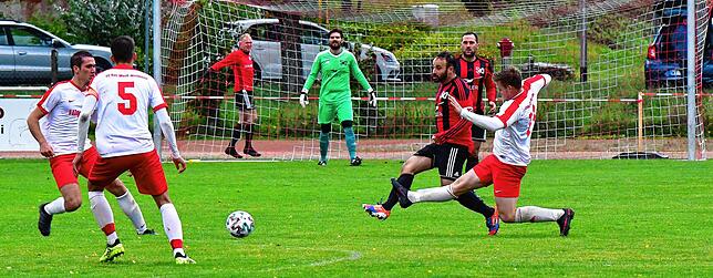 Bild 8: SV Jestetten besiegt den FC RW Weilheim mit 3:0 &ndash; und wir haben Bilder!