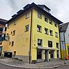 Um dieses Haus geht es: Weil das Eckhaus Hauptstraße/Biberacherhofstraße einsturzgefährdet ist, müssen dessen Bewohner nun unverzüglich ...