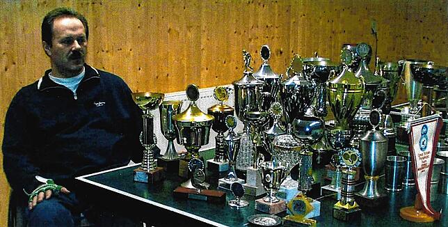 Viele Erfolge: Bruno Haßler im Jahr 1999 bei einer Ehrung in Öhningen.