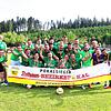 Die strahlenden Sieger des FC Bräunlingen mit dem Bezirkspokal.