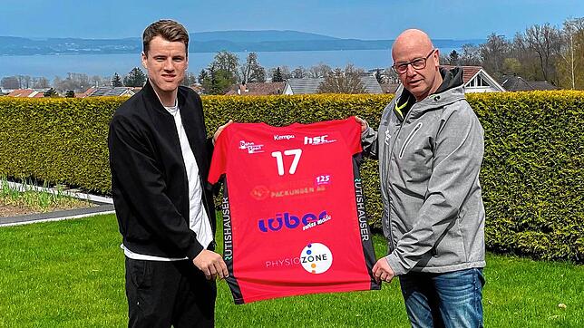 Präsident Patrick Müller (rechts) freut sich über den Wechsel von Paul Kaletsch zum des HSC Kreuzlingen.
