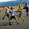 Augen zu und durch: Tom Klausmann von der SG Eintracht (links) im Duell mit dem Schönwälder Florian Fehrenbach. Im Kreisliga A ...