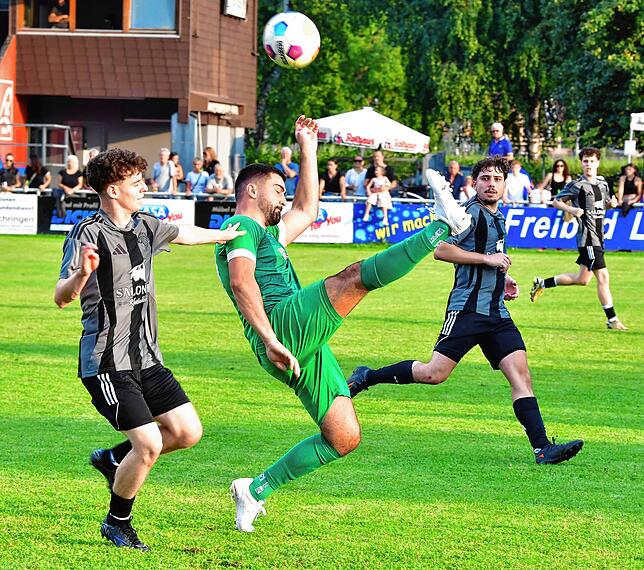 Bild 8: FC Hochrhein verteidigt beim SC Lauchringen den Küssaburgpokal – wir haben Fotos!