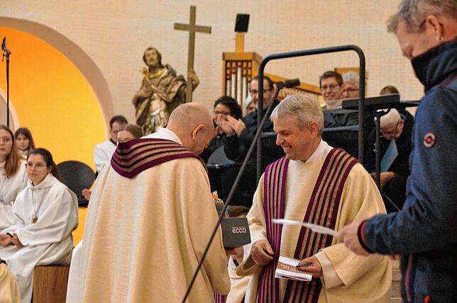 Bild 33: Die schönsten Bilder der Feier der Altarweihe in der Kirche St. Oswald in Stockach (Teil 2)