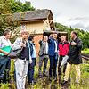 Zughalt in Inzigkofen? Damit beschäftigten sich (von links) Rolf Vögtle (Landratsamt), Bernd Gombold (Inzigkofen), Andrea Bogner-Unden ...