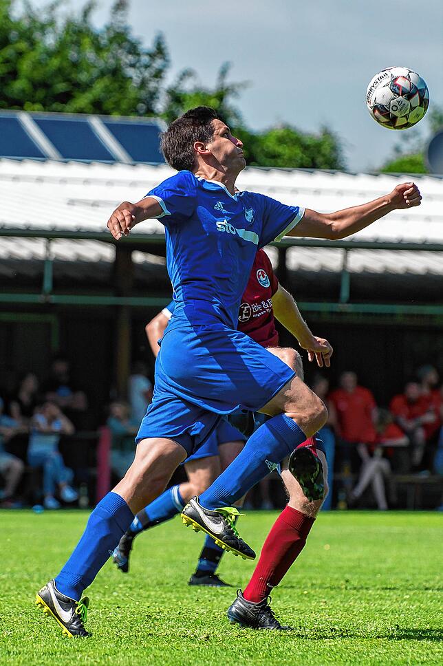 Bild 22: FC Weizen bleibt nach 2:0-Sieg beim FC Huttingen in der Kreisliga A &ndash; und wir haben Bilder
