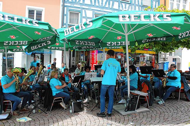 Bild 34: Bilder vom Straßenfest am Schweizer Feiertag (1)