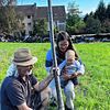 Gabriels Geburtslinde und zugleich ein Baum der Hoffnung: Clemens Oßwald und seine Tochter Aline Widmann haben auf ihrem Grundstück im ...