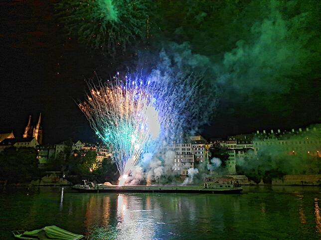 Bild 26: Basel lässt es krachen! Die schönsten Bilder des Feuerwerks am Rhein