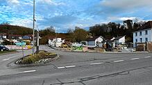 Die Ortsmitte Kadelburg wird in den nächsten Wochen schwer passierbar. Ein Ampelbetrieb soll den Verkehrsfluss regeln. Auch die ...