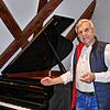 Waldemar Gorzawski gibt die Leitung des Bildungswerks ab. Klavierkonzerte gehörten zu den neuen Angeboten, die er in seiner elfjährigen ...