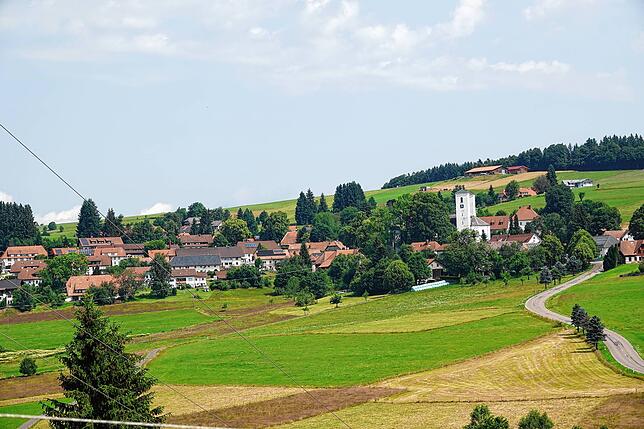 Romantisch: Blick auf Herrischried von oberhalb Lochmatt.