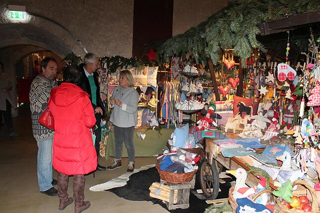 Weihnachtliche Stimmung im Gewölbekeller unter der alten Hofbibliothek.