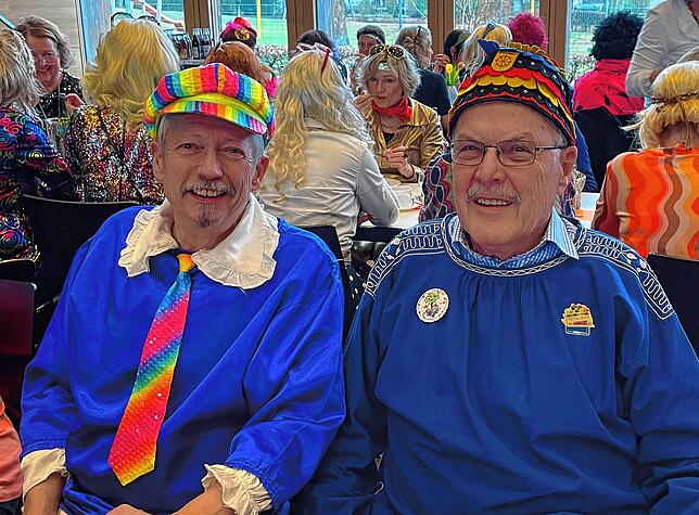 Gute Laune auch bei Alt-Hexenmeister Bernd Auer (links) und Alt-Bürgermeister Karl-Friedrich Reiner.