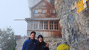 Melanie Gmünder und ihr Partner Lucca Bühler führen den Betrieb im Gasthaus.