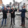 Die Bauarbeiten in der Schloßstraße in Mühlhausen haben begonnen (von links): Bürgermeister Patrick Stärk, Ingenieur Eike Reckmann und ...