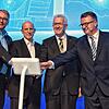Bei der Eröffnung des ZF-Forums im November 2016 war die ZF-Welt noch in Ordnung. Vorstandsvorsitzender Stefan Sommer und ...