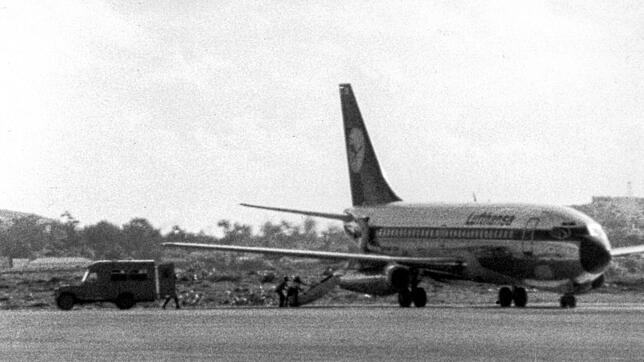 Am 13. Oktober 1977 entführten vier Terroristenn auf dem Flug von Mallorca nach Frankfurt/Main die Lufthansamaschine ...