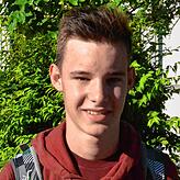 Julian Pfleghaar, 14 Jahre: „Im Präsenzunterricht gibt es wieder etwas weniger Aufgaben als beim Homeschooling. Schlecht war ...