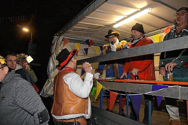 Bild 37: Heudorf im Hegau: Nachtumzug der Heuliecher begeistert mit festlicher Stimmung