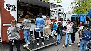 Bild : Bilder vom Streetfood Markt an der Häfler Promenade