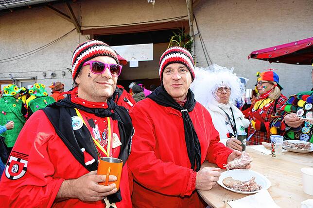 Bild 27: Zahlreiche Fasnachtsbegeisterte schauten beim Johrmarkt in Freudental vorbei!