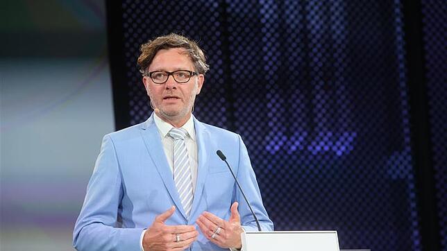 Stefan Lutz spricht auf der Jubiläumsgala 80 Jahre SÜDKURIER Chefredakteur Stefan Lutz spricht beim großen Festakt zum Jubiläum 80 Jahre SÜDKURIER.