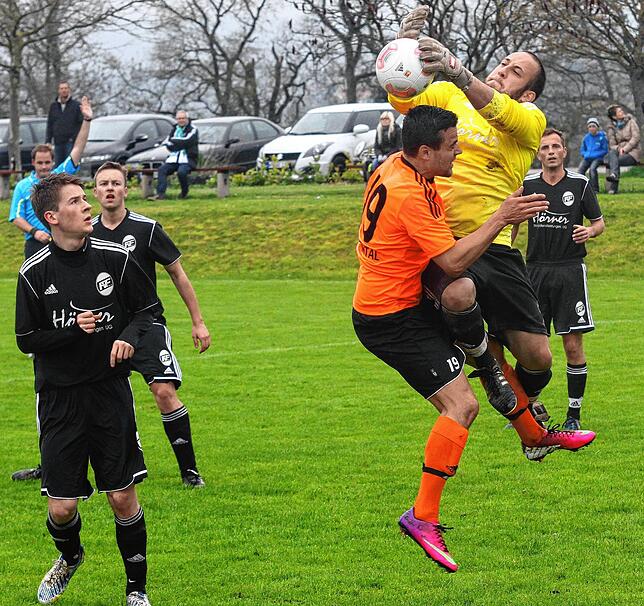 Bild 7: Schnappschüsse aus der Bezirksliga-Saison 2012/2013