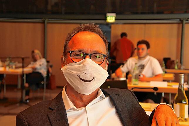 Herbert Dreiseitl in der Gemeinderatssitzung, in der coronabedingt eine Verschiebung der Landesgartenschau auf 2020 besprochen wurde. ...