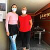 Mitarbeiterin Maria Andruhovich (links) und Bildergassen-MItinhaberin Birgit Schrenk.