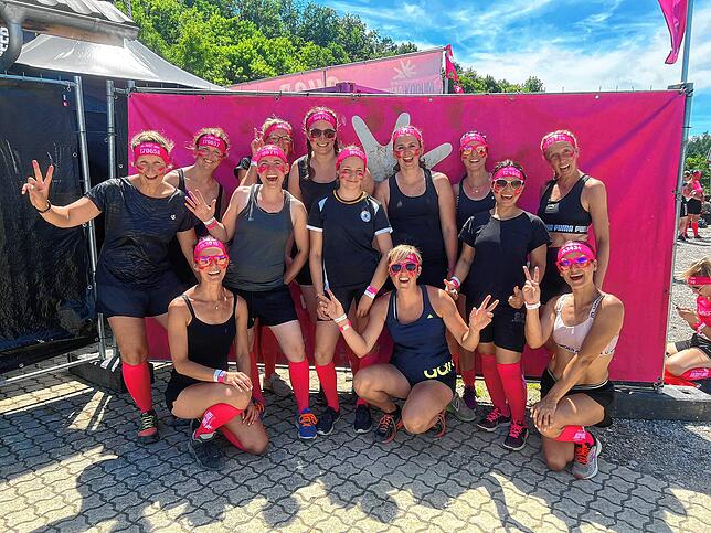 Die Jungen Landfrauen beim Muddy Angel Run 2023 in Hüntwangen.