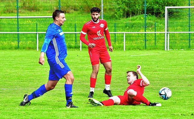 Bild 12: SV Karsau gewinnt Kellerderby mit 2:1 gegen FC Wallbach – und wir haben Fotos!