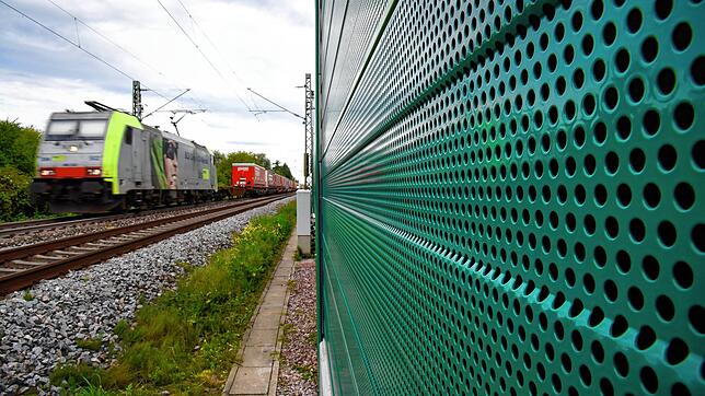 Die Lärmschutzwand zum Schutz des künftigen Wohngebiets Kapellenbach-Ost in Wyhlen wird aus Beton erstellt, was etwa 150.000&nbsp;Euro ...