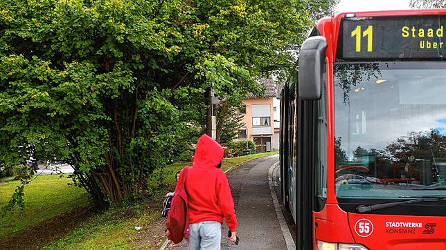 Die Aufschrift „Staad Autofähre“ wird wohl ab Dezember 2024 nicht mehr auf Bussen der Linie 11 zu finden sein. Die Stadtwerke stellen ...