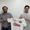 FC 08-Sportvorstand Arash Yahyaijan freut sich über den talentierten Neuzugang Julian Hodek.