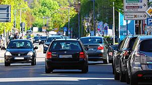 Viele Autos und andere Verkehrsteilnehmer sind tagtäglich in Radolfzell und auf der Höri unterwegs – und das führt auch zu Unfällen. ...