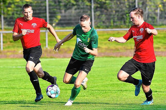 Bild 15: SV Herten müht sich zu einem 2:0 gegen den FC Hochrhein &ndash; und wir haben Bilder!