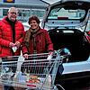 Heidi und Felix Michel aus Laufenburg (Schweiz) gehen auch während des deutschen Teillockdowns (bis 15. Dezember 2020) ihren ...