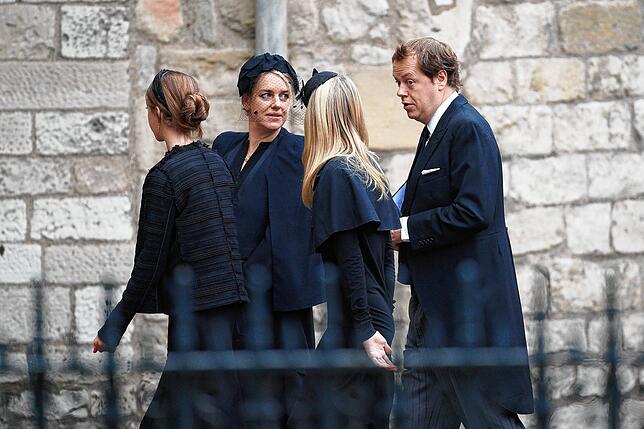 Tom Parker Bowles (r) kommt zum Staatsakt