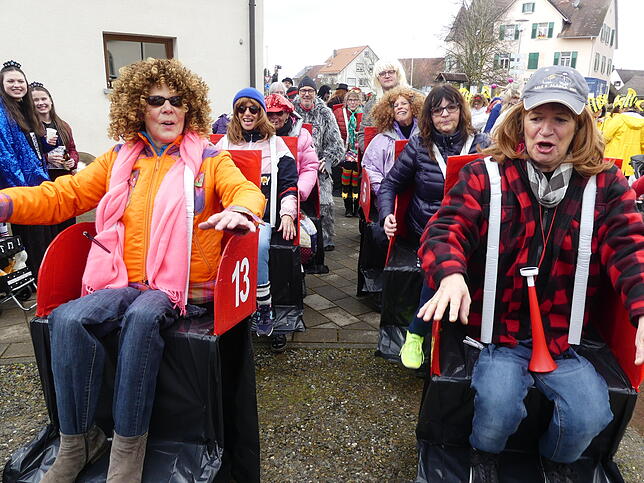 Bild 1: Bermatingen-Ahausen in Feierlaune: Die besten Bilder vom Umzug