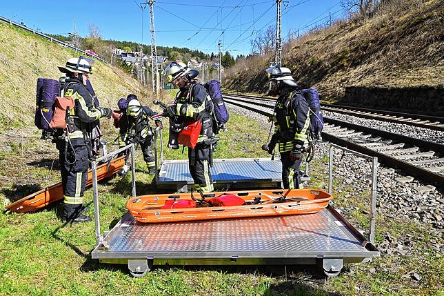 Bild 21: Schwarzwaldbahn: 250 Einsatzkräfte proben Ernstfall im Sommerauer Tunnel
